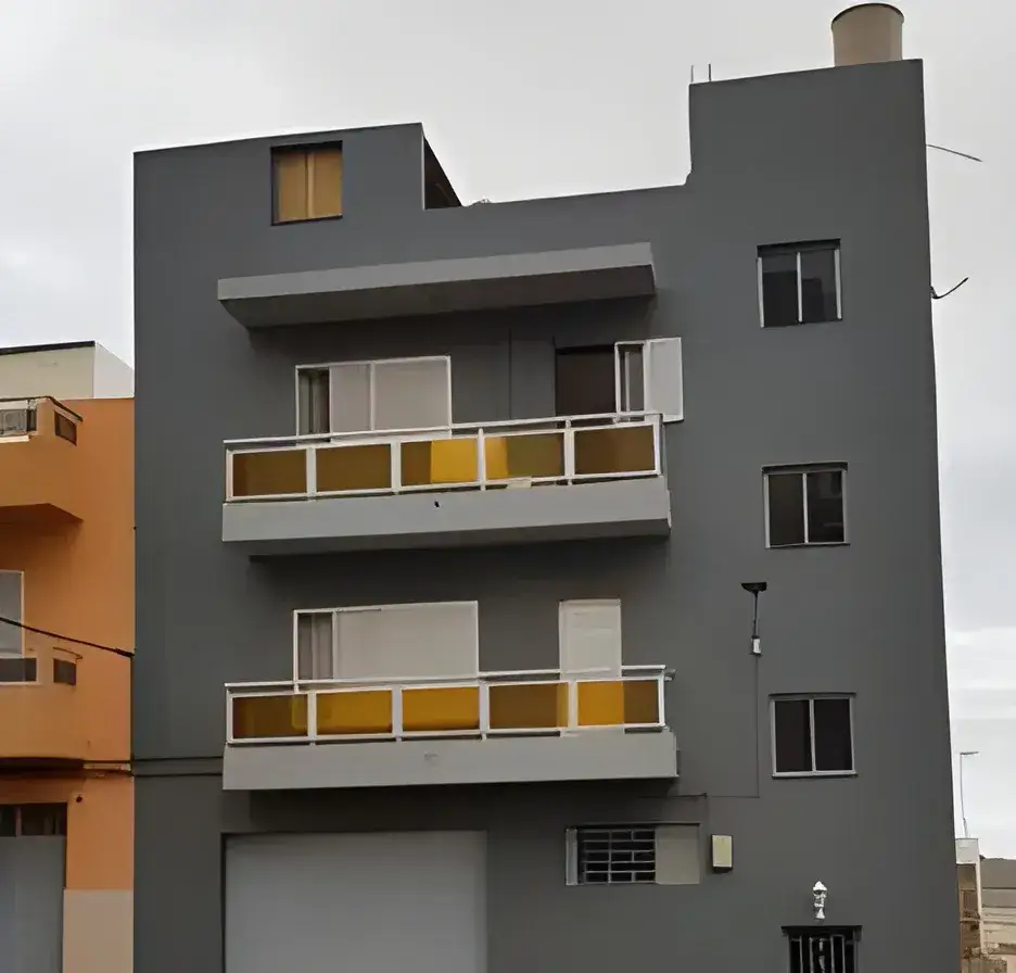 Los Pintores Salamanca Rehabilitación y pintado de fachada de comunidad en color gris moderno